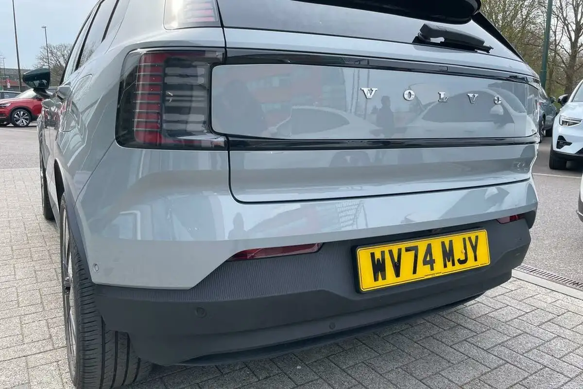 2024-volvo-ex30-e-single-motor-ultra-big-16
