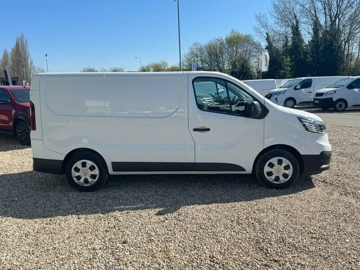 2022-renault-trafic-20dci-sl28-130-business-big-4