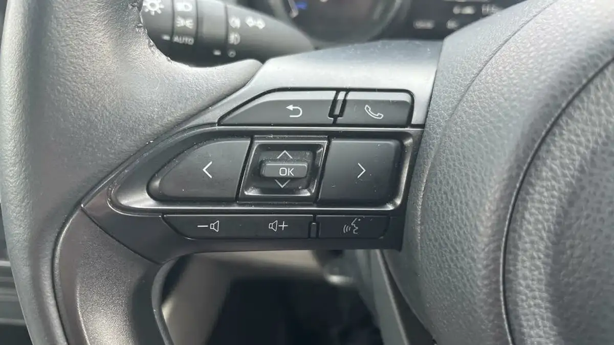 2022-toyota-yaris-15-vvt-i-excel-big-43