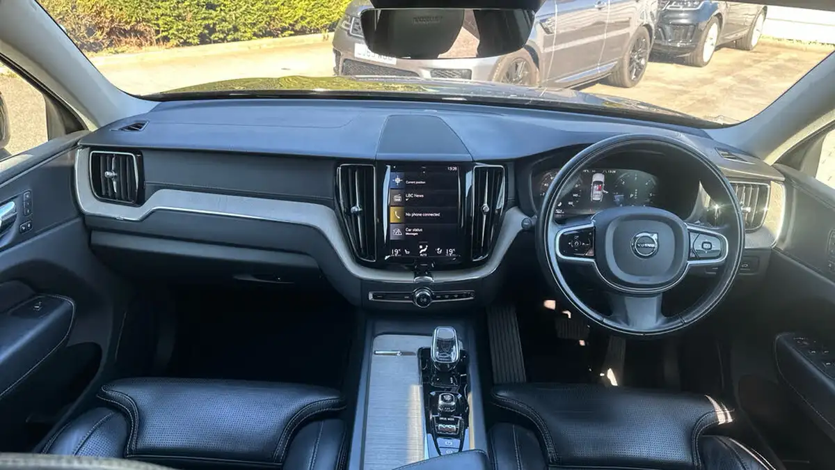 2019-volvo-xc60-20td-b5-inscription-big-8