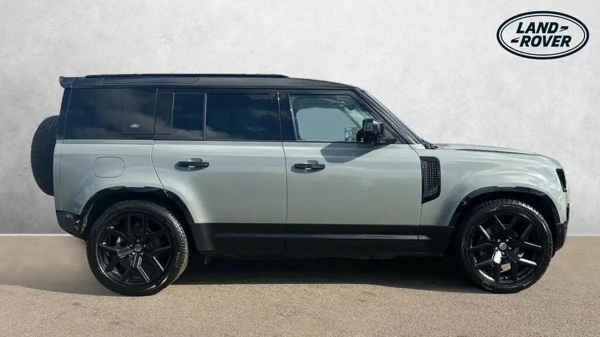 2021-land-rover-110-defender-30-d250-hard-top-s-110-big-4