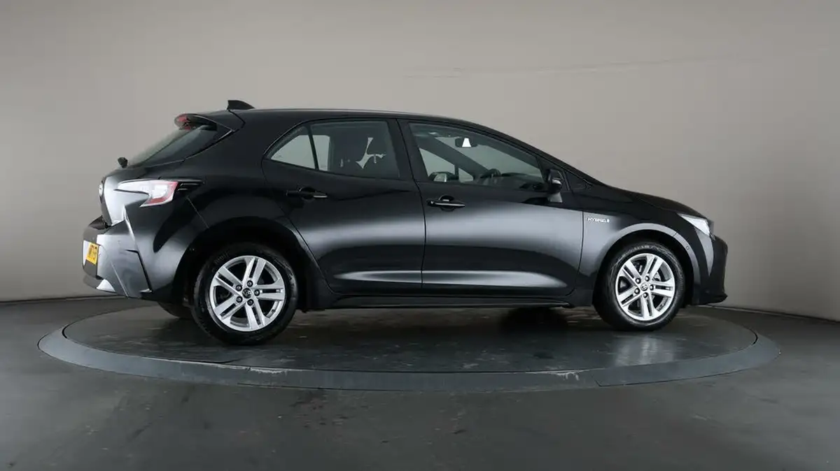 2022-toyota-corolla-18-vvt-i-icon-tech-trk-hatchback-5d-big-55