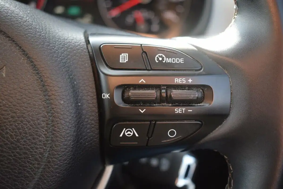 2022-kia-stonic-10-t-gdi-2-dct-big-21
