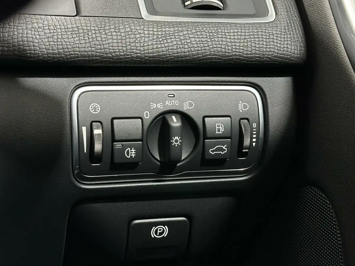 2016-volvo-xc60-24td-d4-se-nav-geartronic-big-15