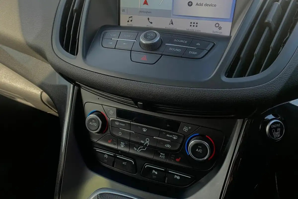 2018-ford-kuga-15tdci-st-line-x-big-24