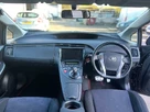 2012-toyota-prius-small-17
