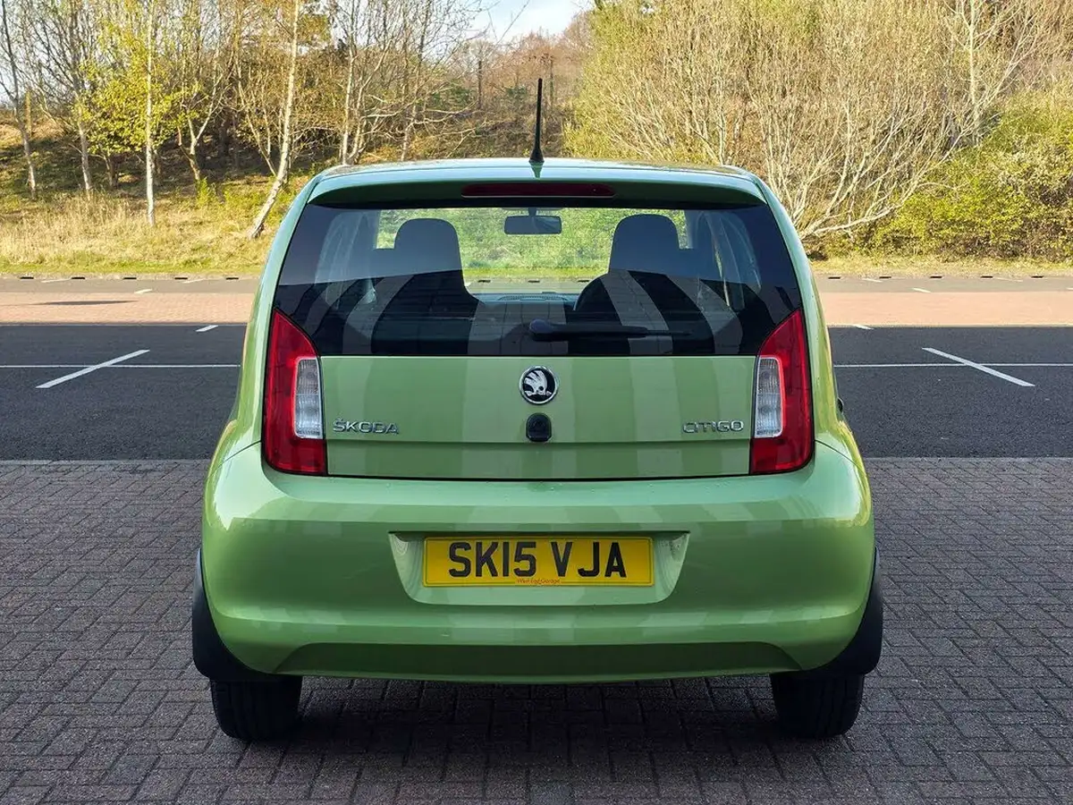 2015-skoda-citigo-10-se-5d-big-9