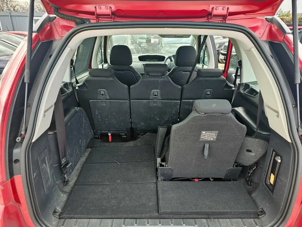 2013-citroen-grand-c4-picasso-16hdi-edition-big-9