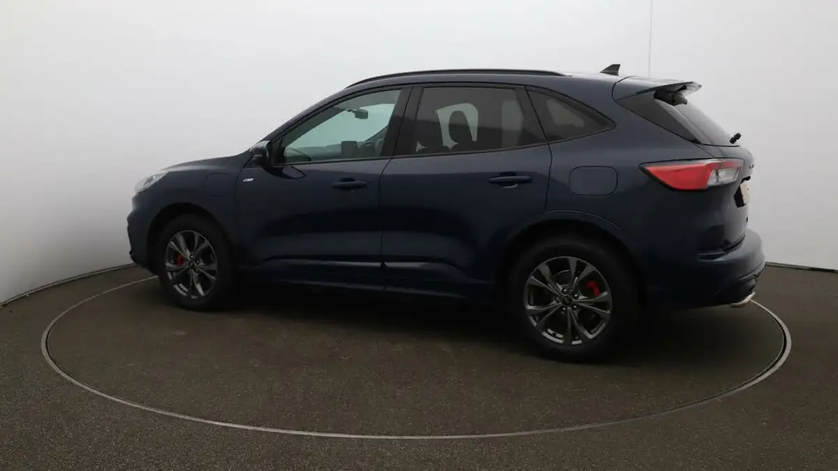 2023-ford-kuga-big-39