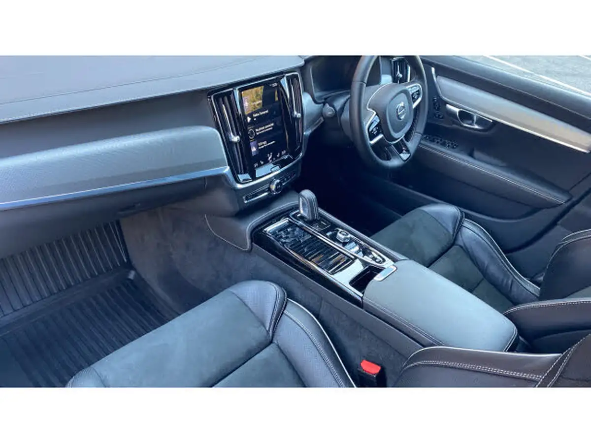 2021-volvo-v90-20-t6-r-design-340bhp-big-3
