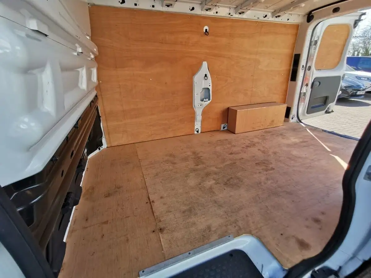 2021-renault-trafic-20dci-ll30-energy-120-business-panel-big-23
