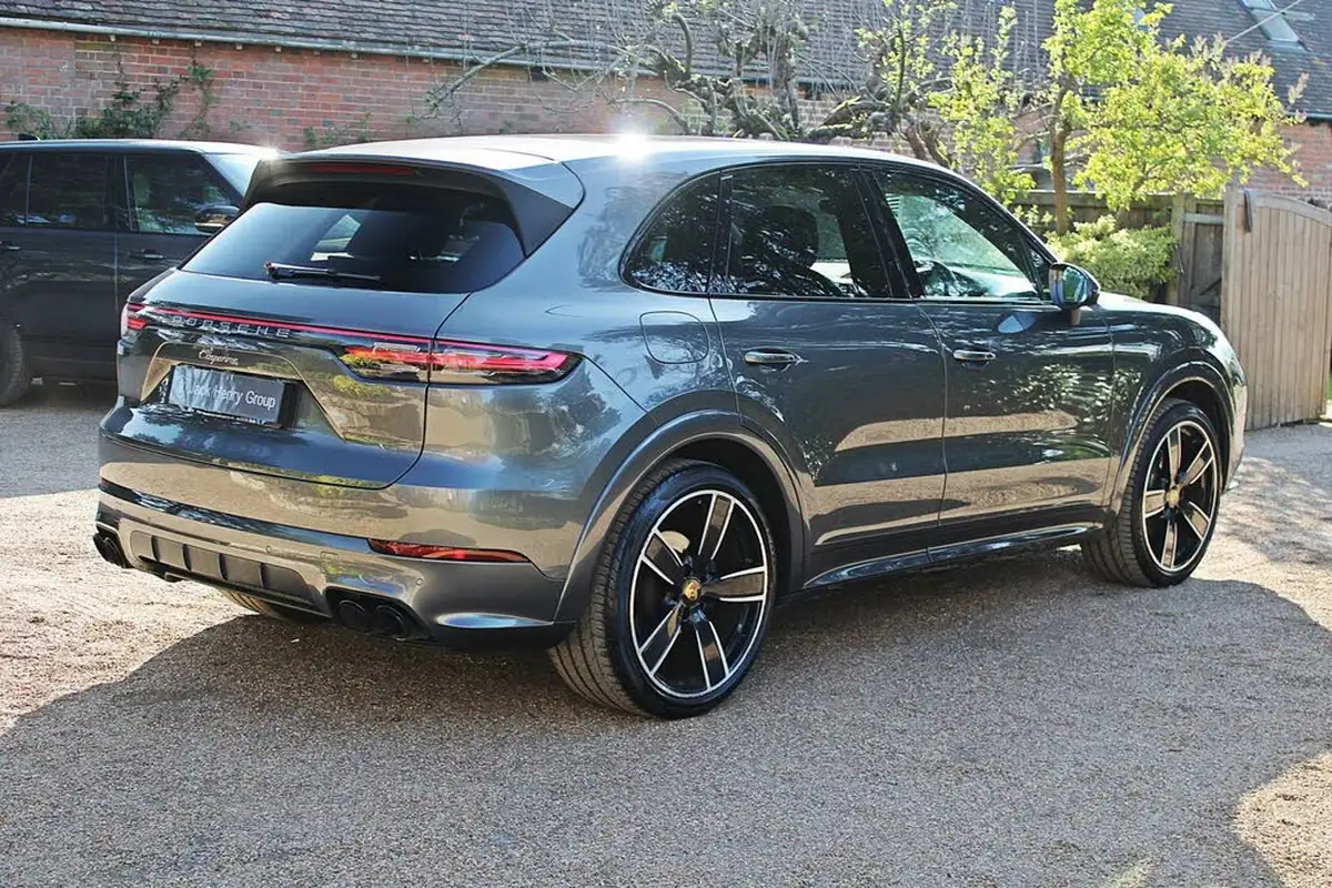 2019-porsche-cayenne-30-v6-ss-station-wagon-big-5