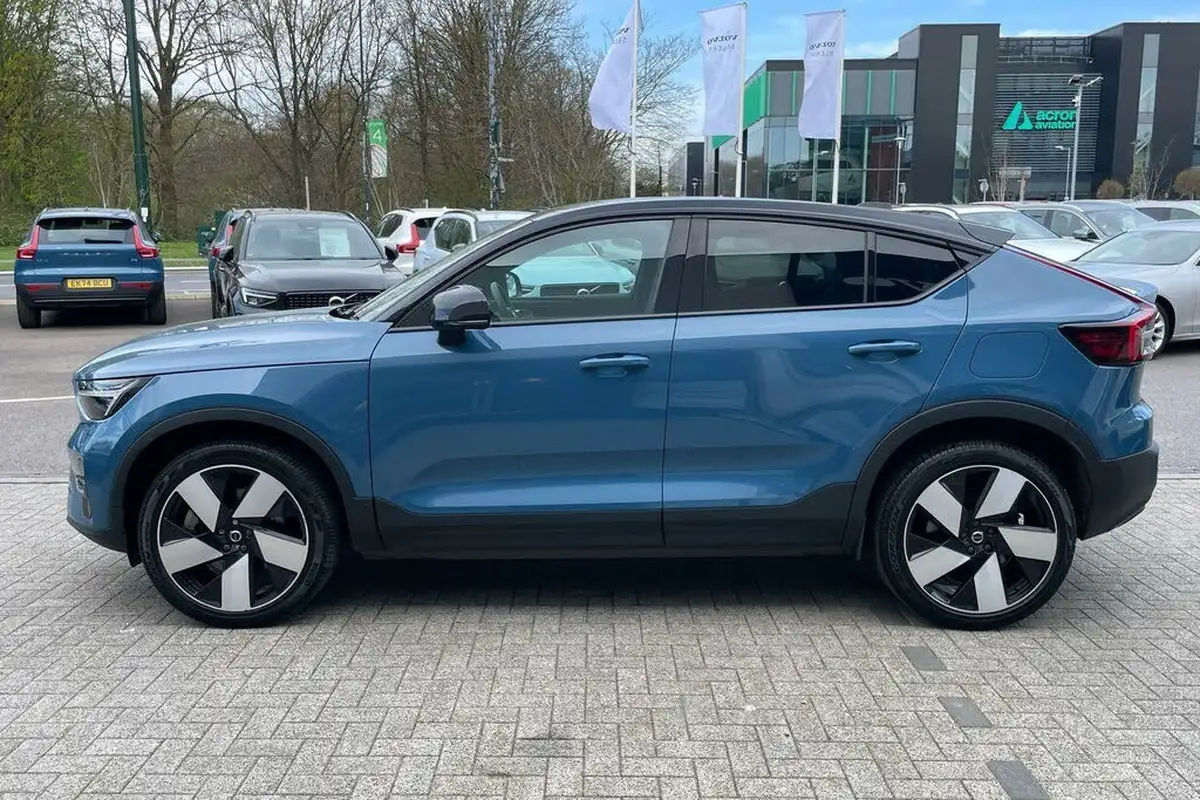 2022-volvo-c40-e-twin-recharge-pro-big-9