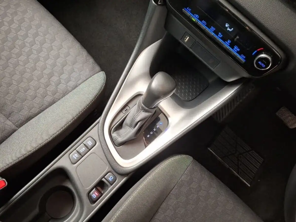 2023-mazda-mazda2-15-agile-big-10
