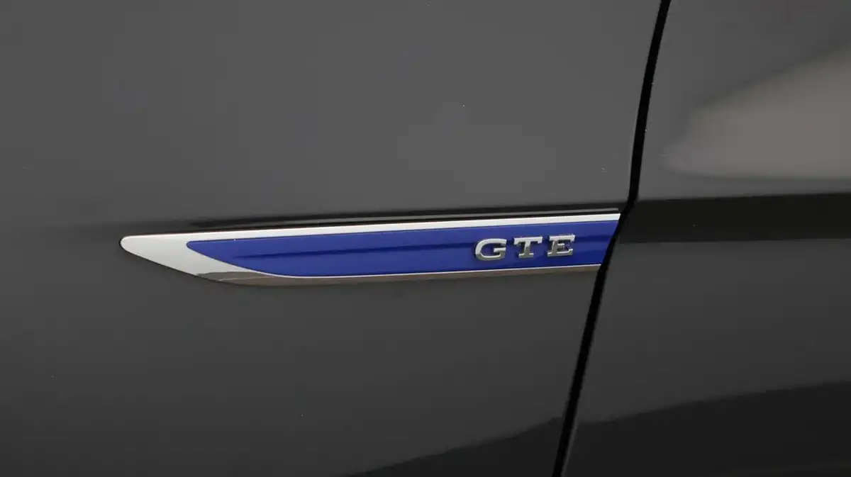 2021-volkswagen-passat-14-tsi-gte-estate-5d-big-20