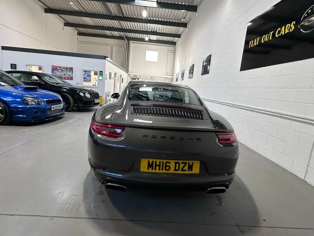 2016-porsche-911-30-carrera-coupe-pdk-big-22