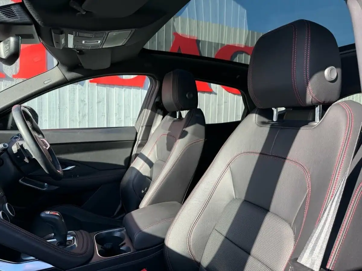2020-jaguar-e-pace-20-i4d-chequered-flag-180ps-big-1