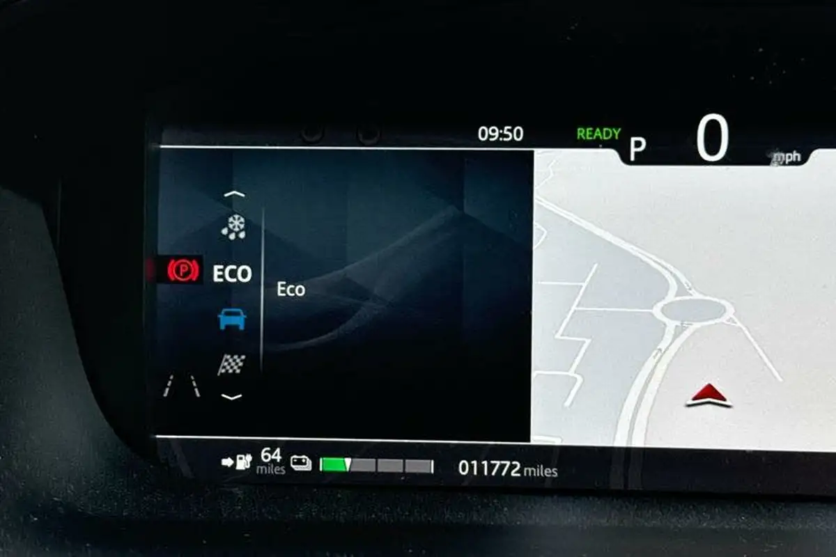 2021-jaguar-i-pace-ev400-se-big-32