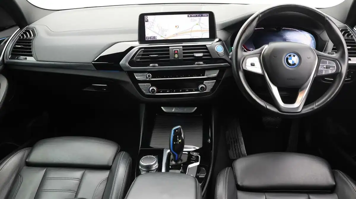 2022-bmw-ix3-e-premier-edition-big-12
