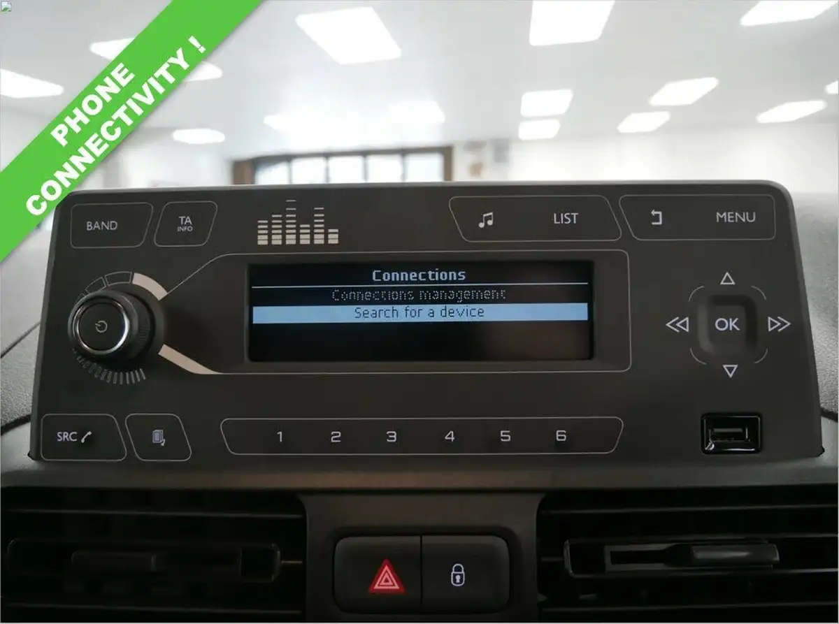 2022-toyota-proace-city-15d-active-big-5