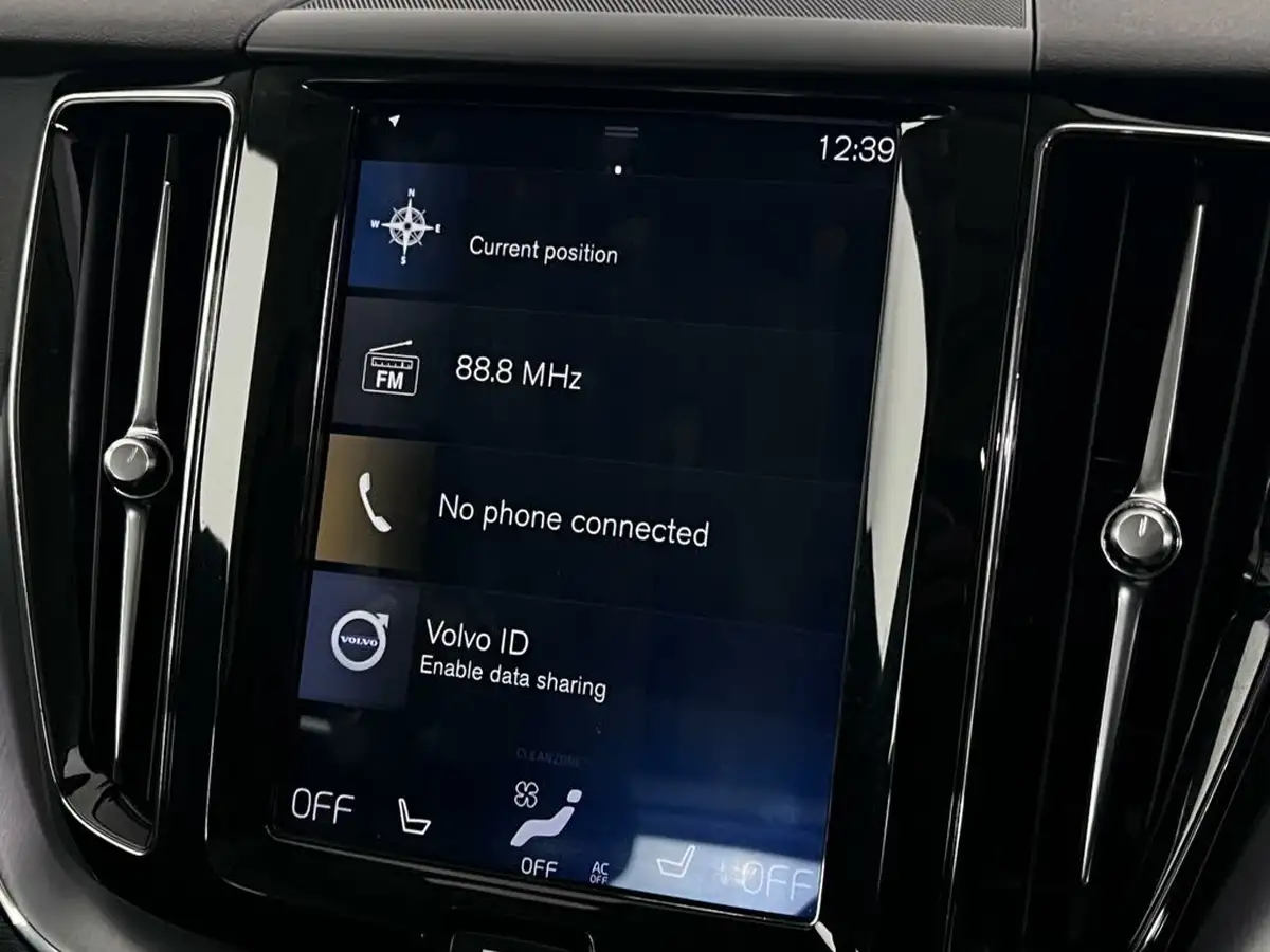 2019-volvo-xc60-20td-d4-momentum-geartronic-big-18
