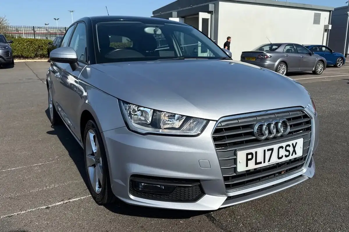 2017-audi-a1-14-tfsi-sportback-5d-big-7