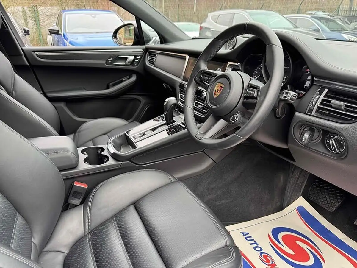 2022-porsche-macan-20-big-19