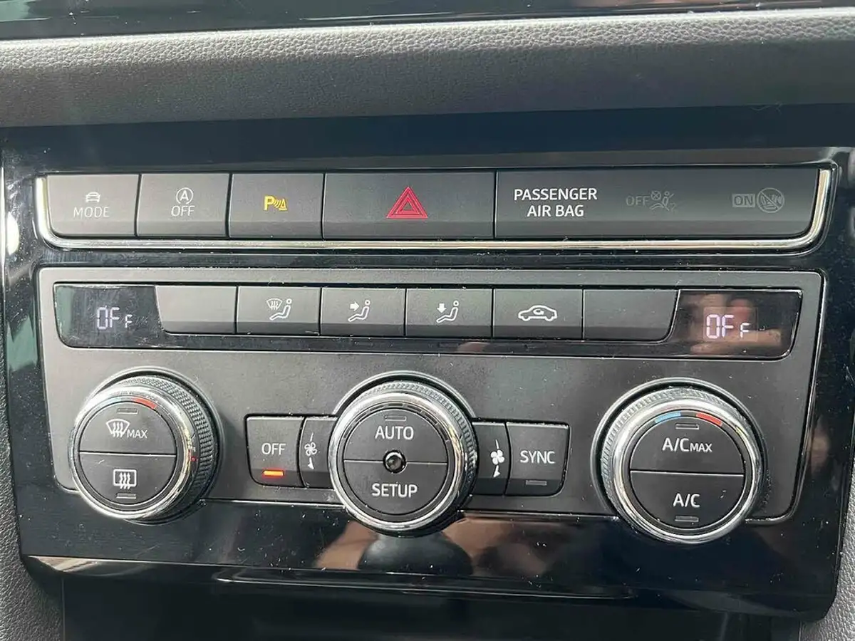 2020-seat-leon-20tdi-fr-hatchback-big-26