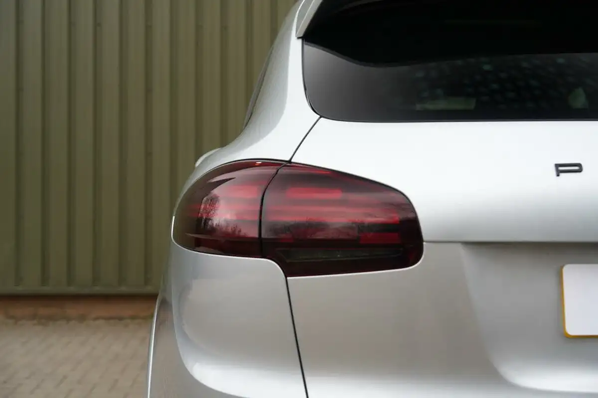 2017-porsche-cayenne-30-s-e-hybrid-platinum-edition-big-69