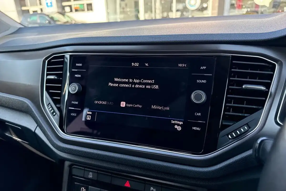 2020-volkswagen-t-roc-15-tsi-se-big-11