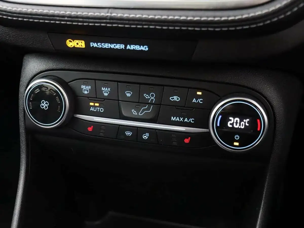2018-ford-fiesta-10t-vignale-140ps-5d-big-28