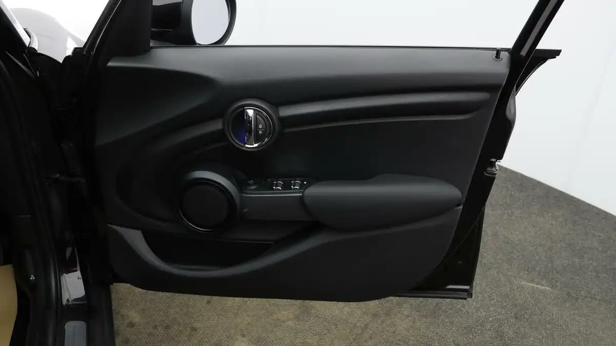 2019-mini-cooper-15-cooper-classic-hatchback-5d-big-14