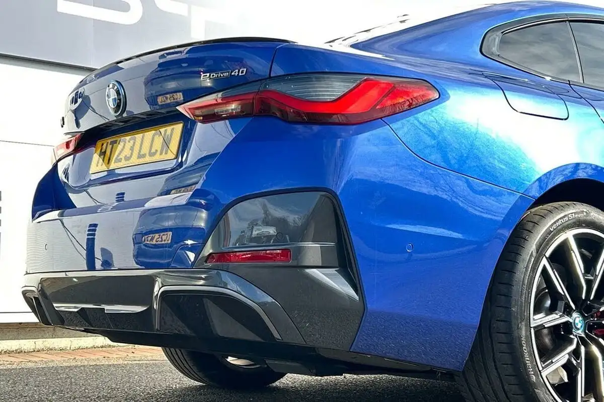 2023-bmw-i4-e-edrive40-m-sport-big-22