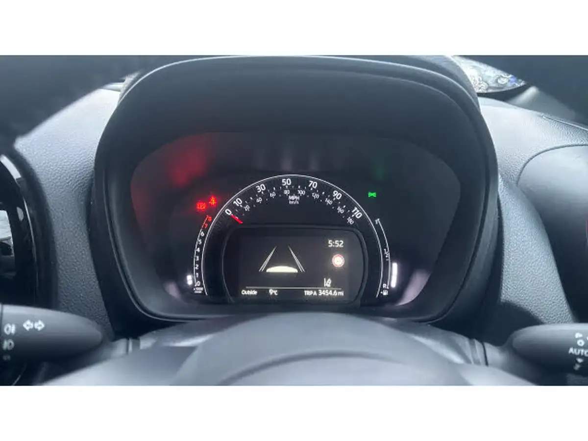 2023-toyota-aygo-x-10-vvt-i-edge-big-8