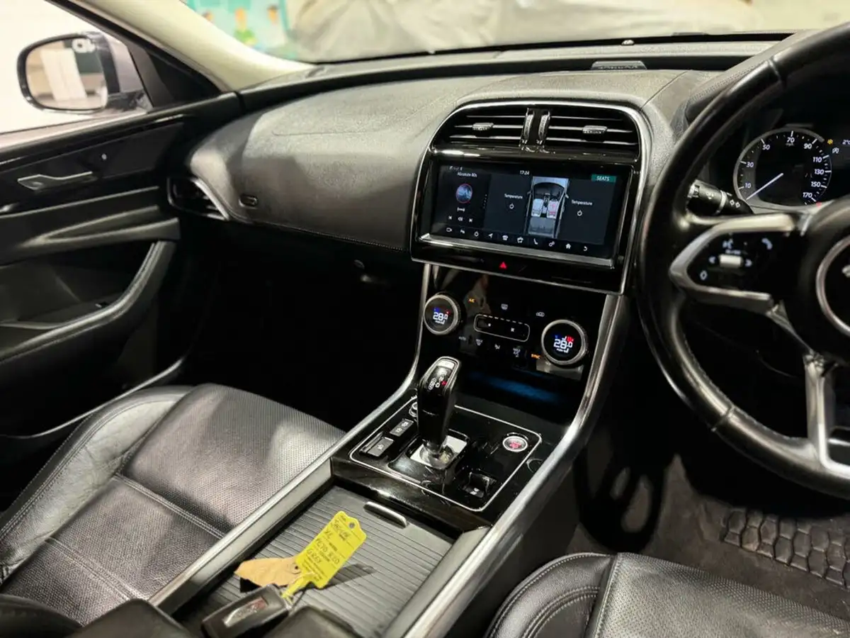 2020-jaguar-xe-20d-s-big-12