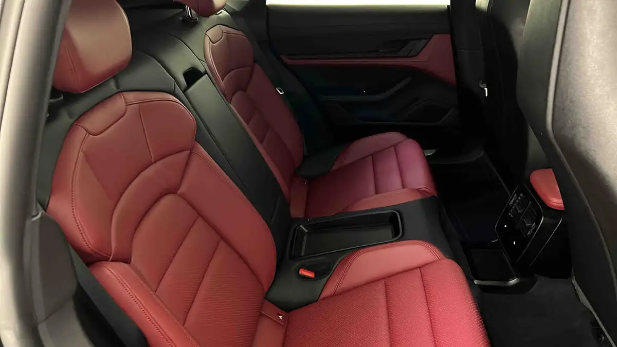 2022-porsche-taycan-e-4s-cross-turismo-big-12