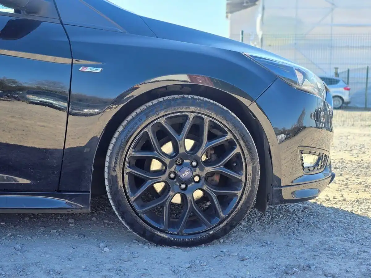 2017-ford-focus-10t-st-line-125ps-hatchback-auto-big-35
