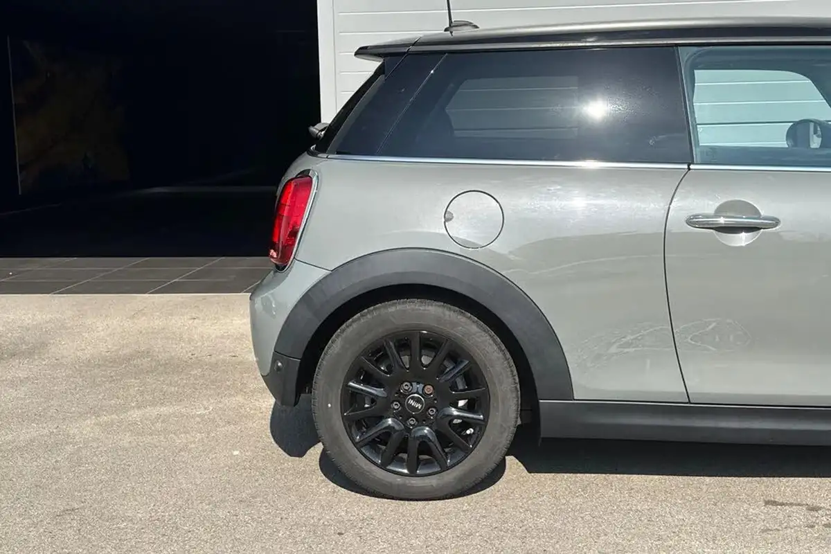 2019-mini-cooper-15-cooper-classic-hatchback-3d-big-29