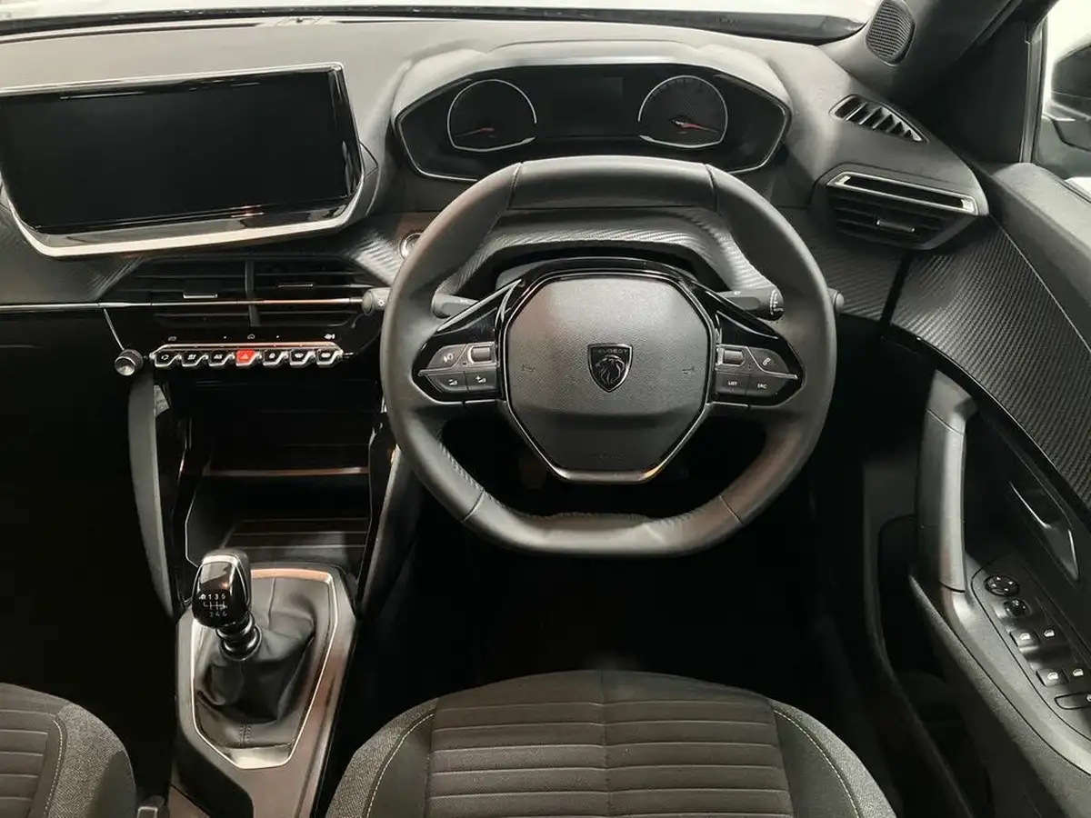 2023-peugeot-2008-suv-12-puretech-active-big-14