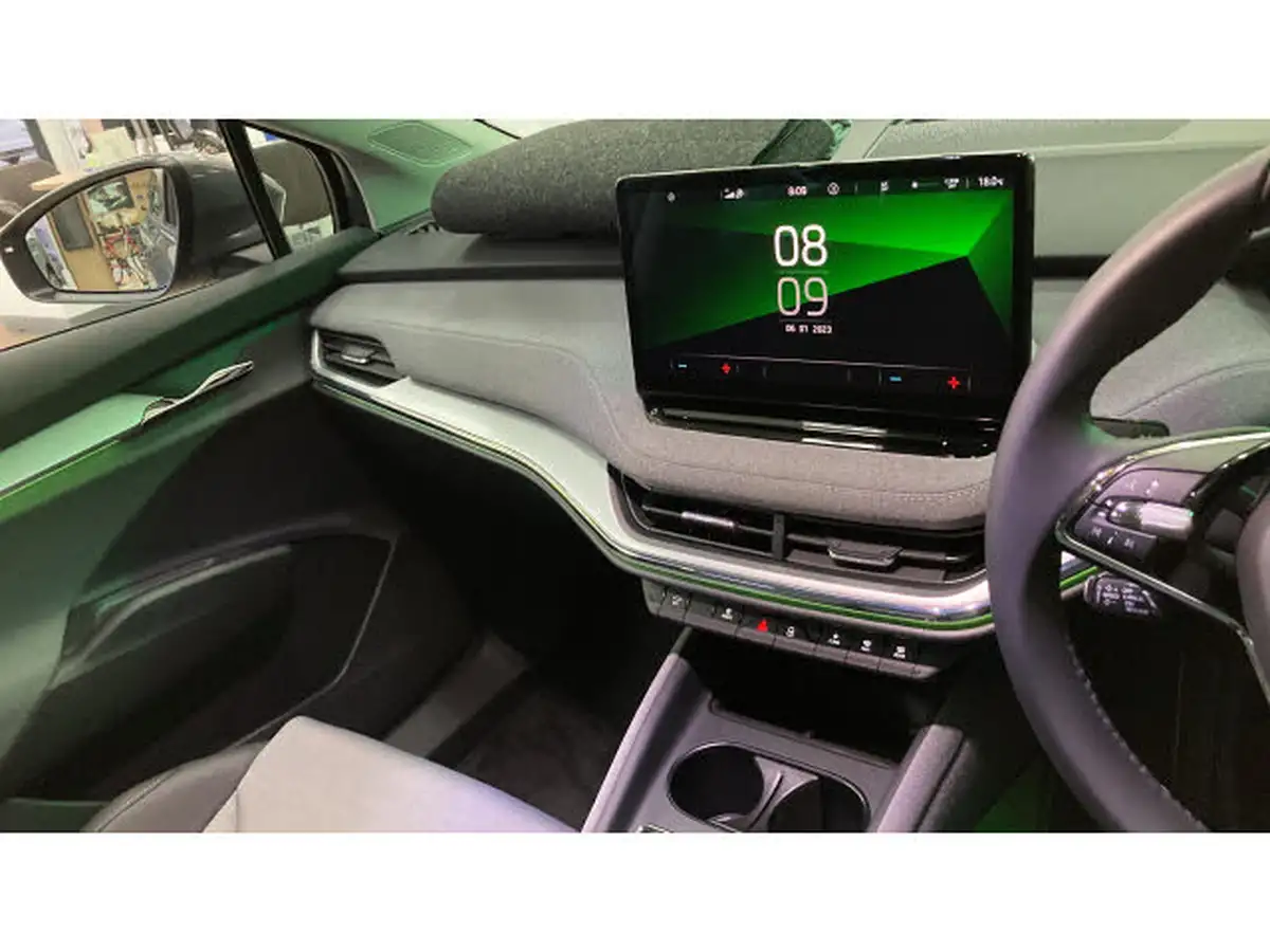 2022-skoda-enyaq-e-60-big-13