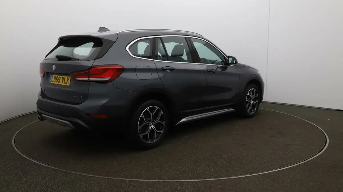 2020-bmw-x1-15-sdrive18i-xline-big-7