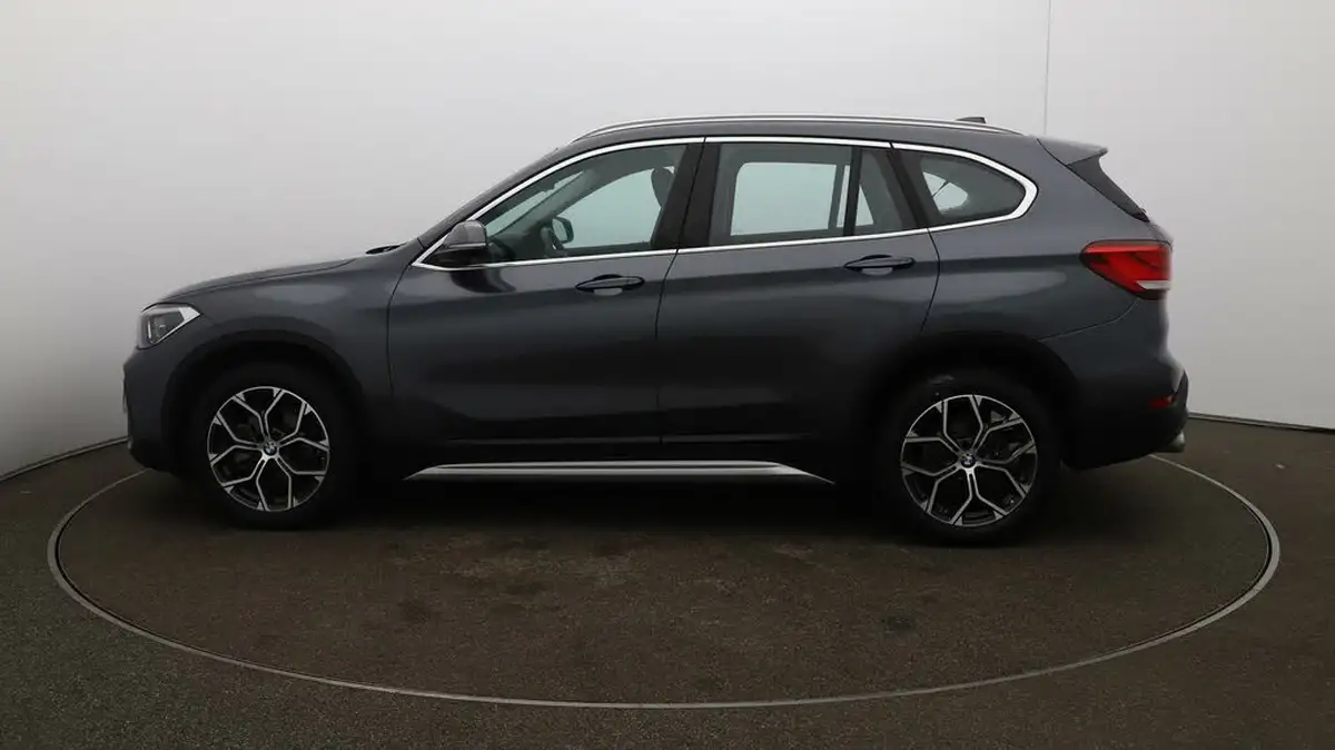 2020-bmw-x1-15-sdrive18i-xline-big-53