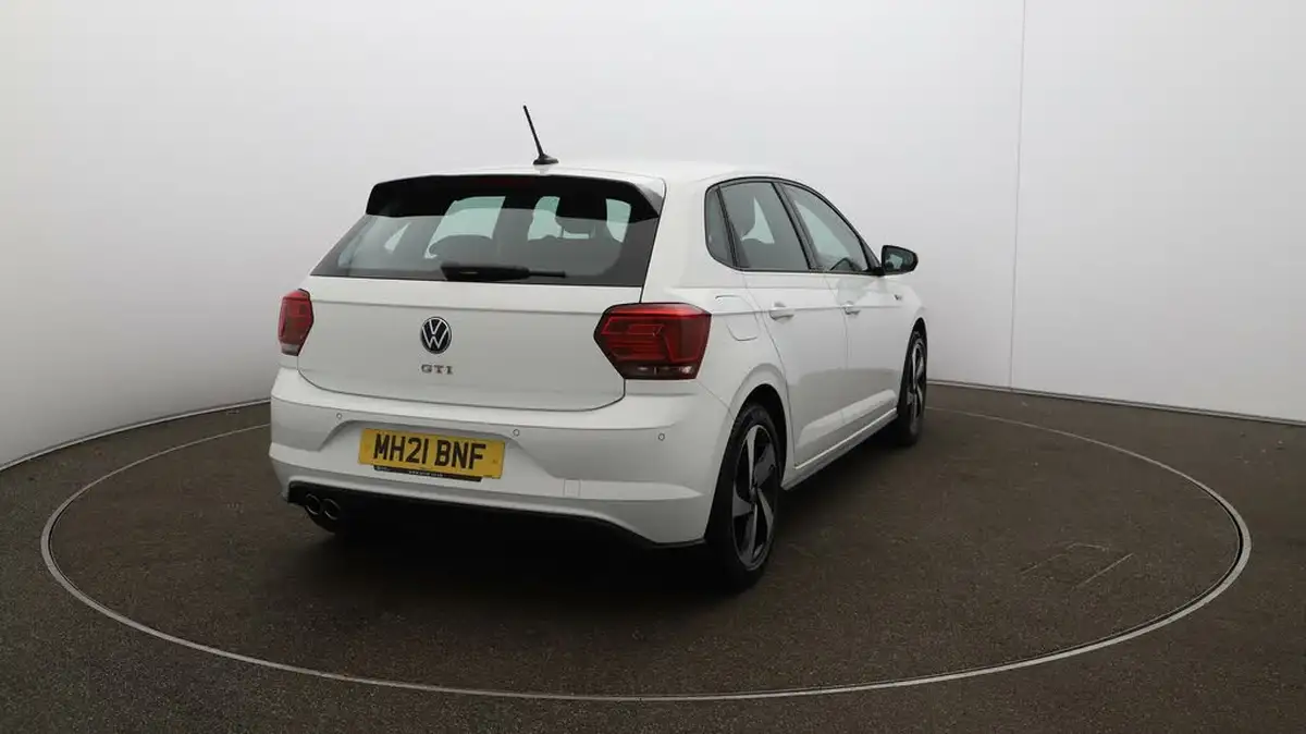 2021-volkswagen-polo-20-tsi-gti-big-47