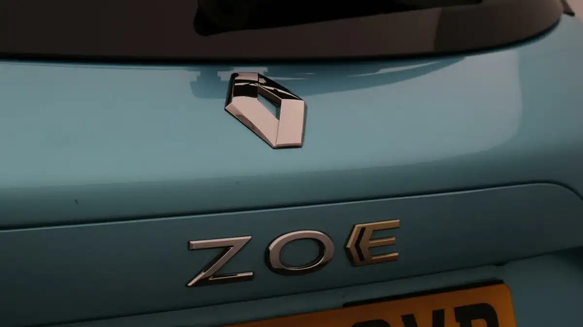 2023-renault-zoe-e-techno-boost-charge-big-23