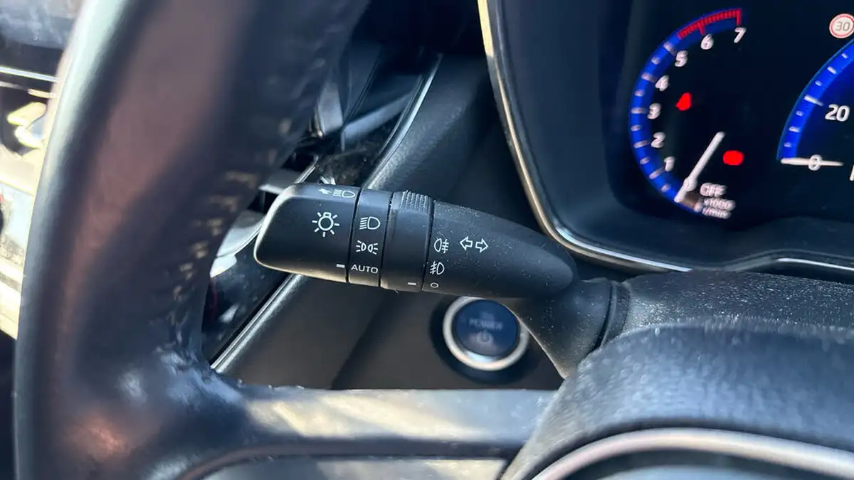 2020-toyota-corolla-18-vvt-i-design-trk-touring-sports-5d-big-28