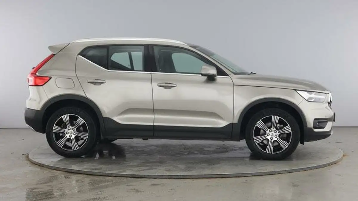 2020-volvo-xc40-20-b4-inscription-big-3