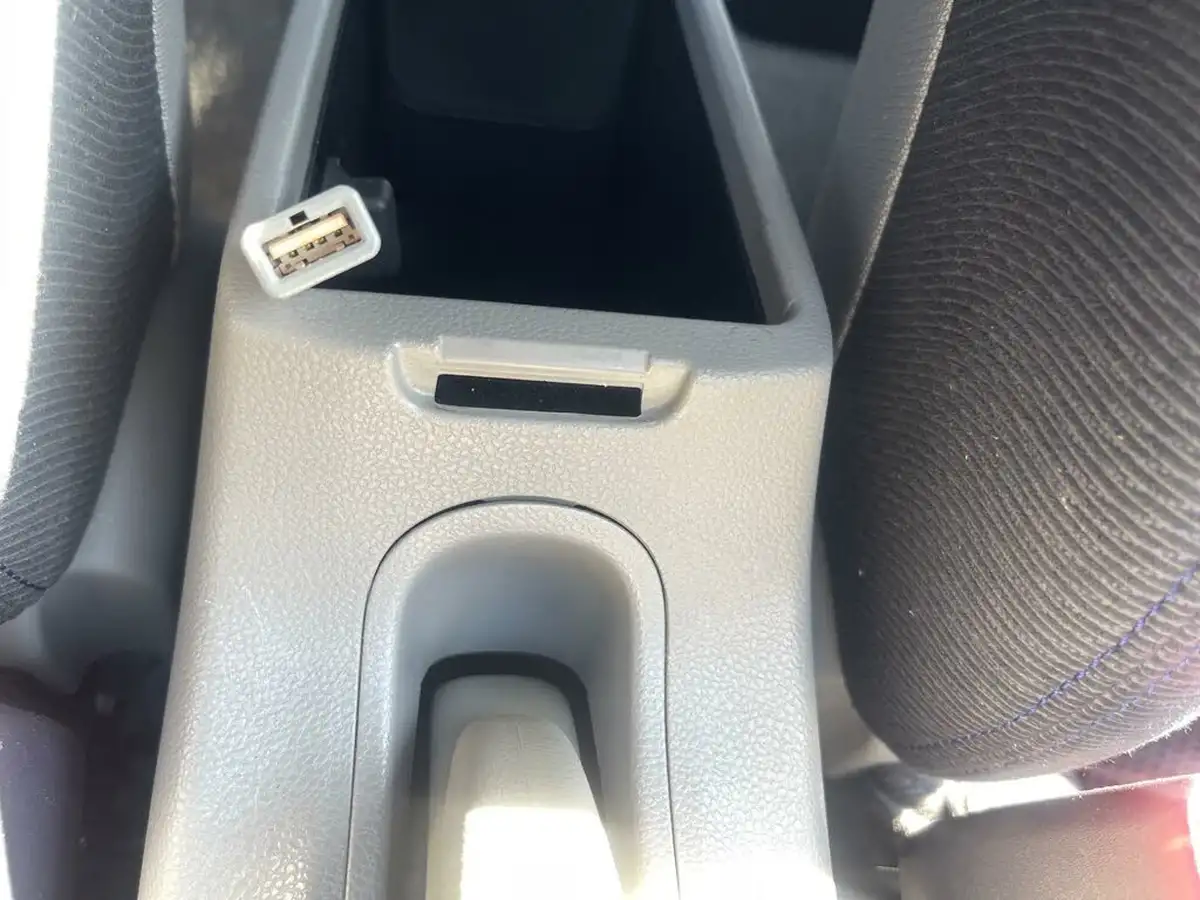2010-honda-insight-13-es-big-27