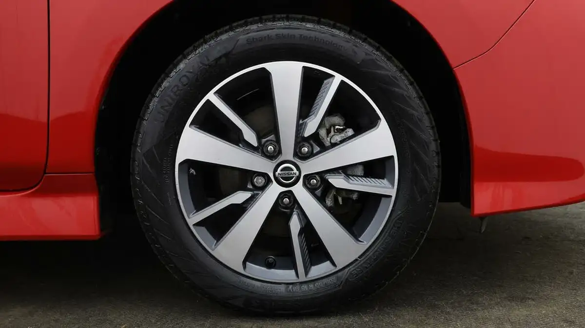 2021-nissan-leaf-e-acenta-big-17