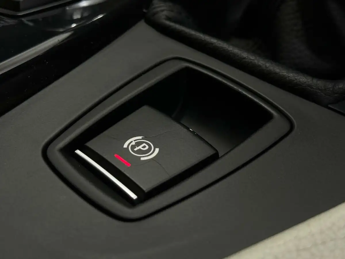 2016-bmw-5-series-20-520i-se-touring-5d-big-17