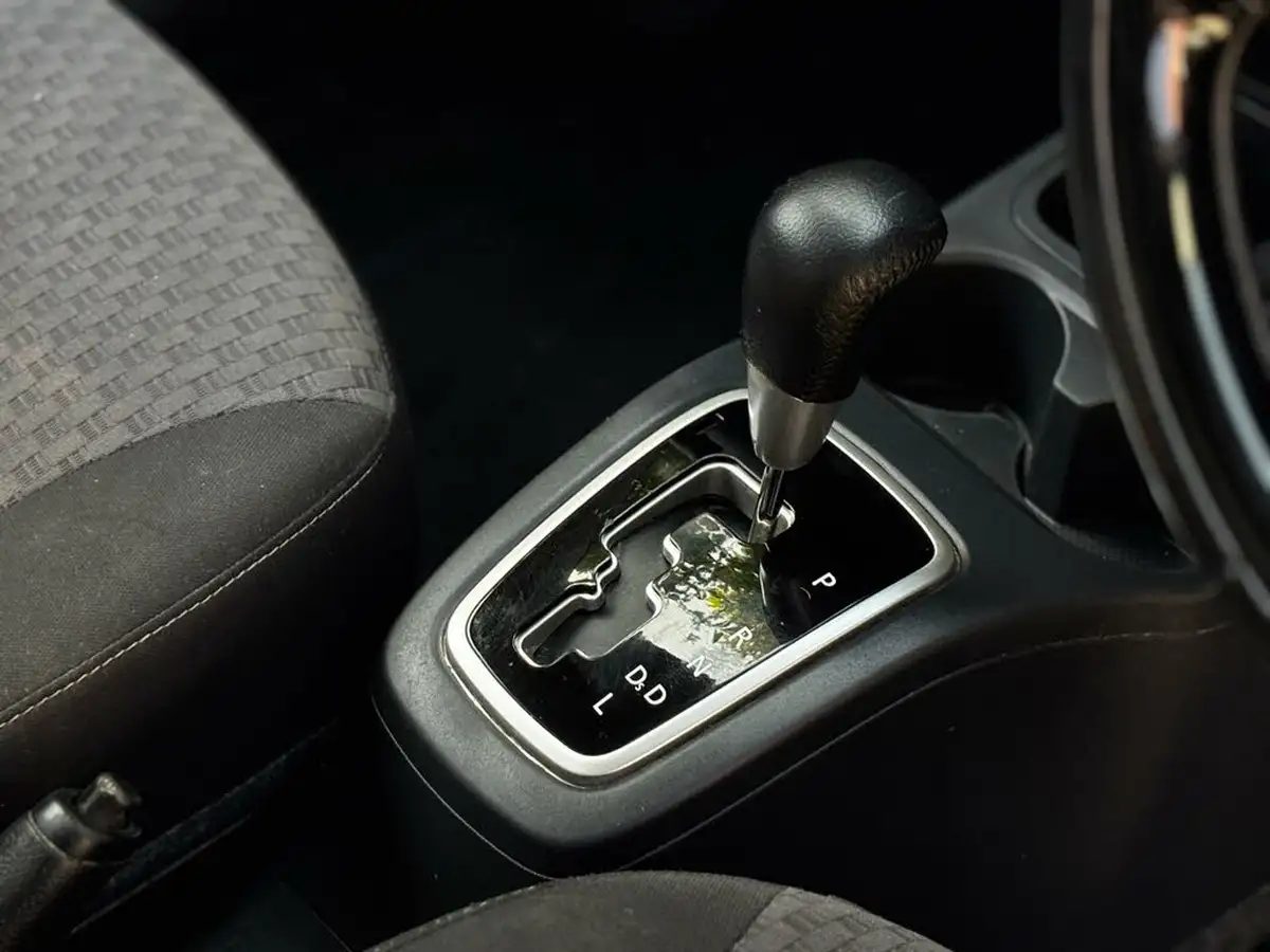 2017-mitsubishi-mirage-12-juro-leather-cvt-big-10